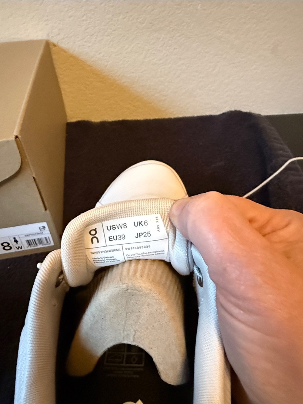On Cloud 6 Women’s Waterproof Shoes - Picture 7 of 7